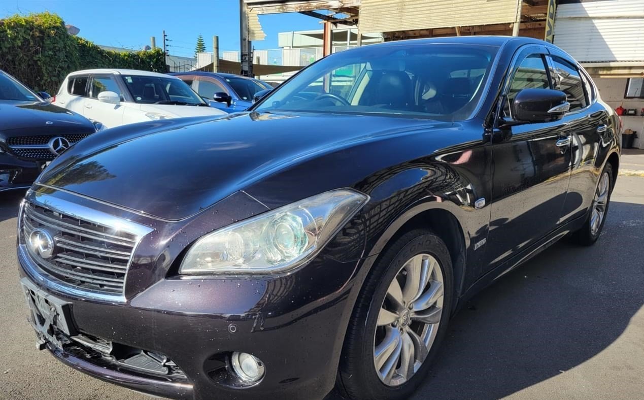 2010 Nissan Fuga Hybrid