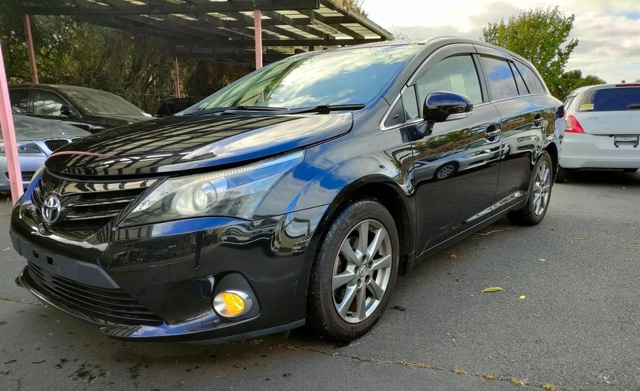 2013 Toyota AVENSIS Wagon
