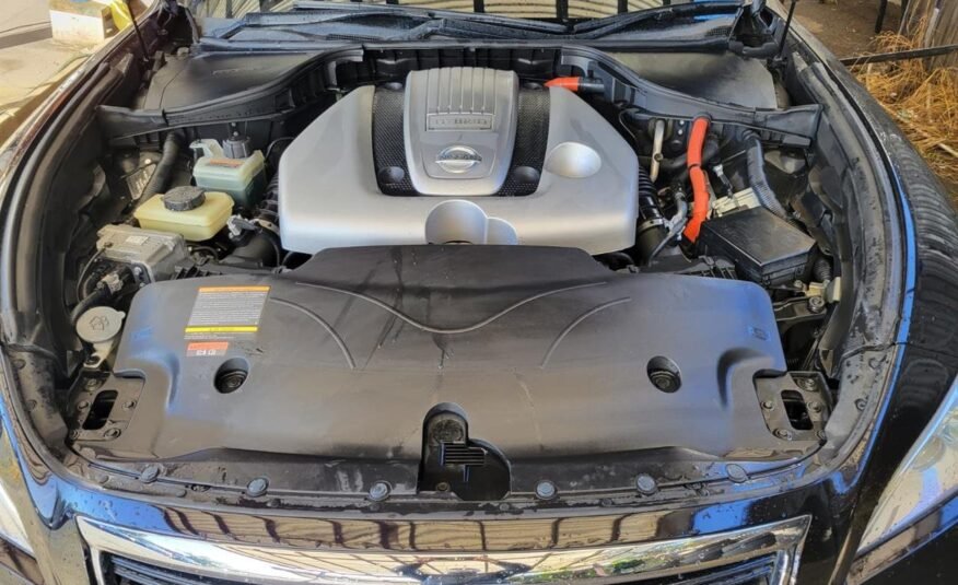 2010 Nissan Fuga Hybrid