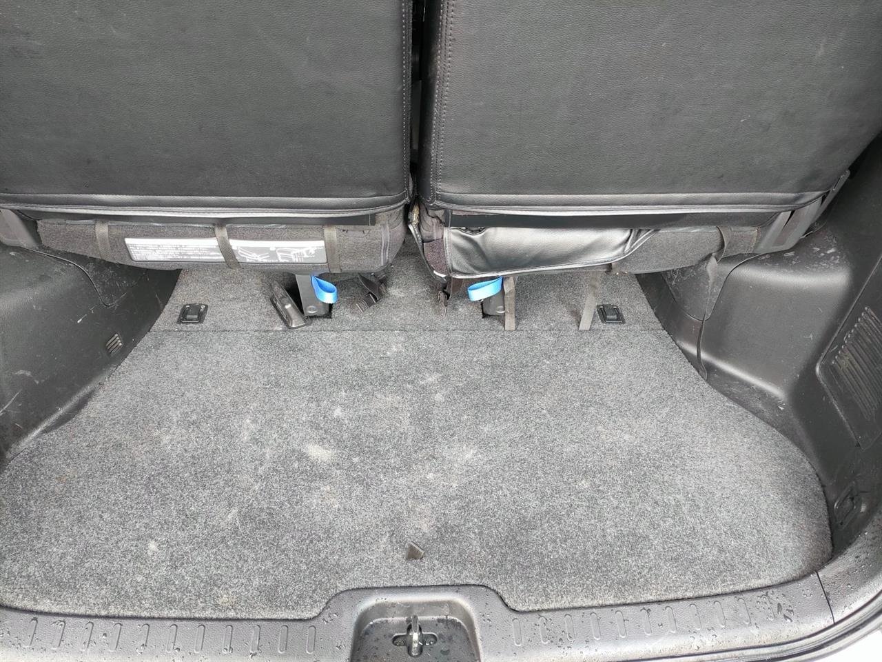 2012 Nissan Serena 8 Seater