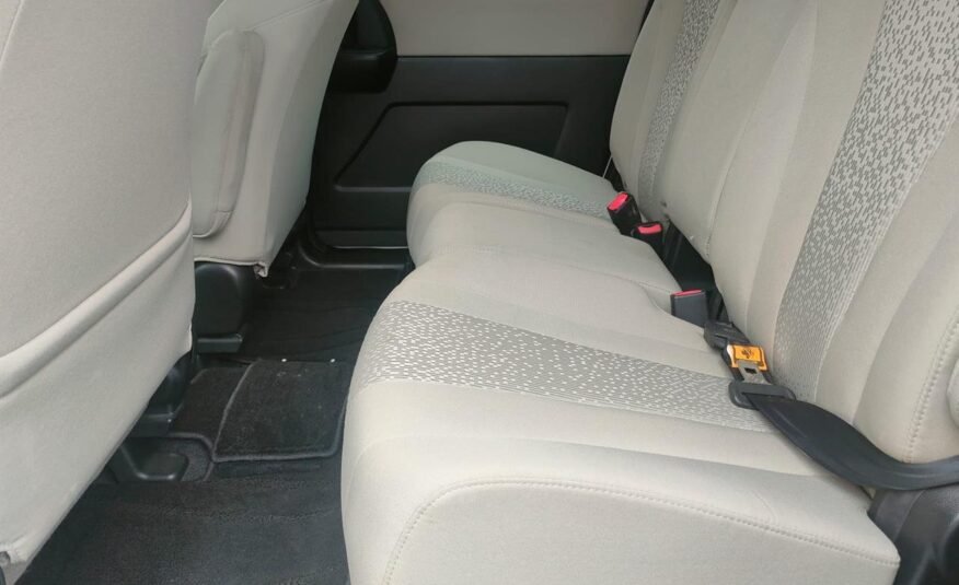 2012 Mazda PREMACY 20E