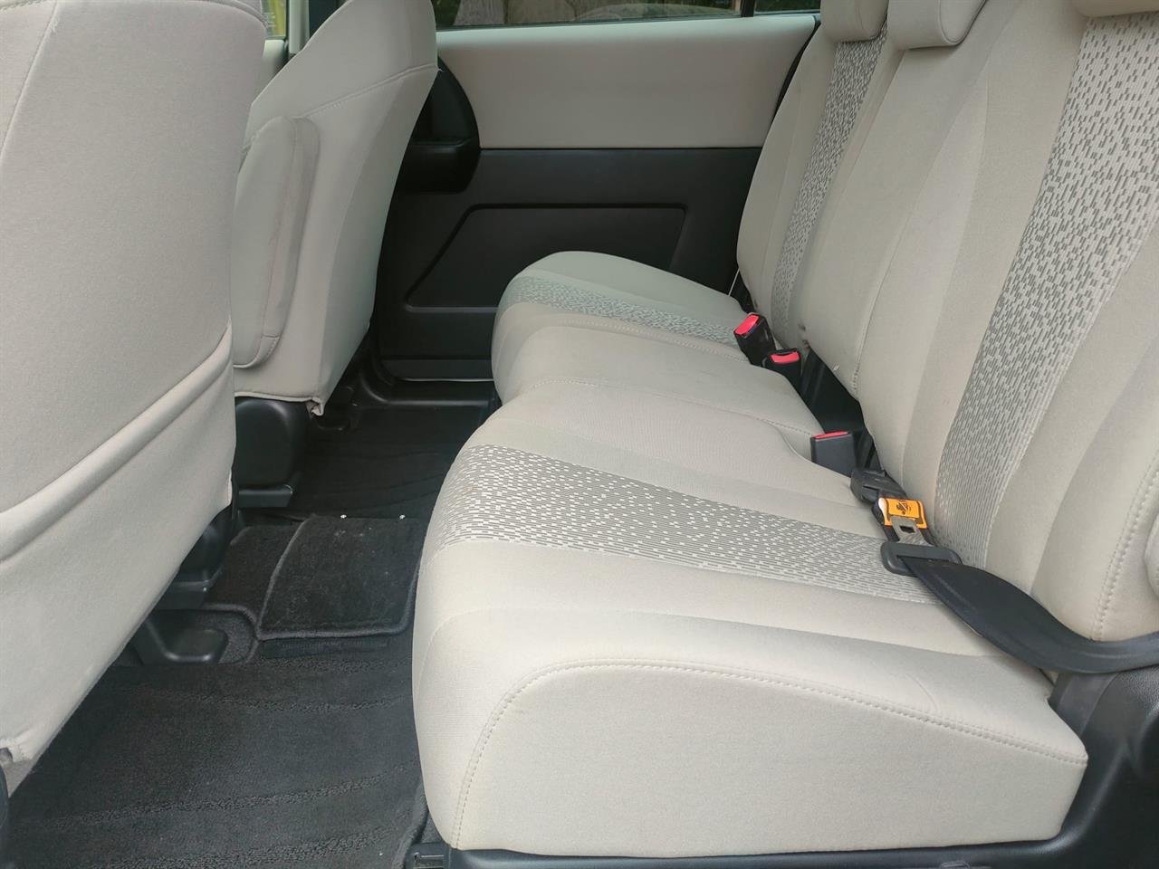 2012 Mazda PREMACY 20E