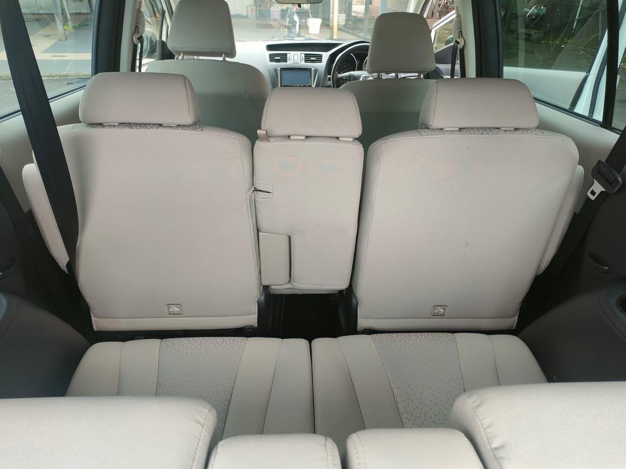 2012 Mazda PREMACY 20E