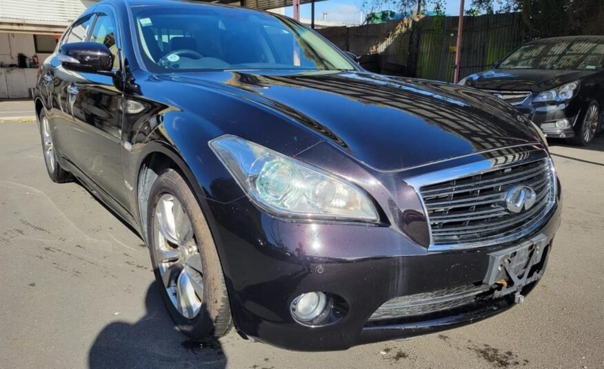 2010 Nissan Fuga Hybrid