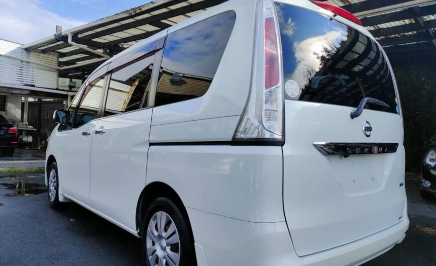 2012 Nissan Serena 8 Seater