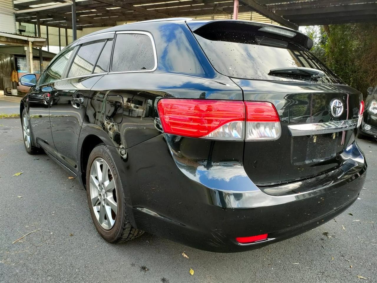 2013 Toyota AVENSIS Wagon