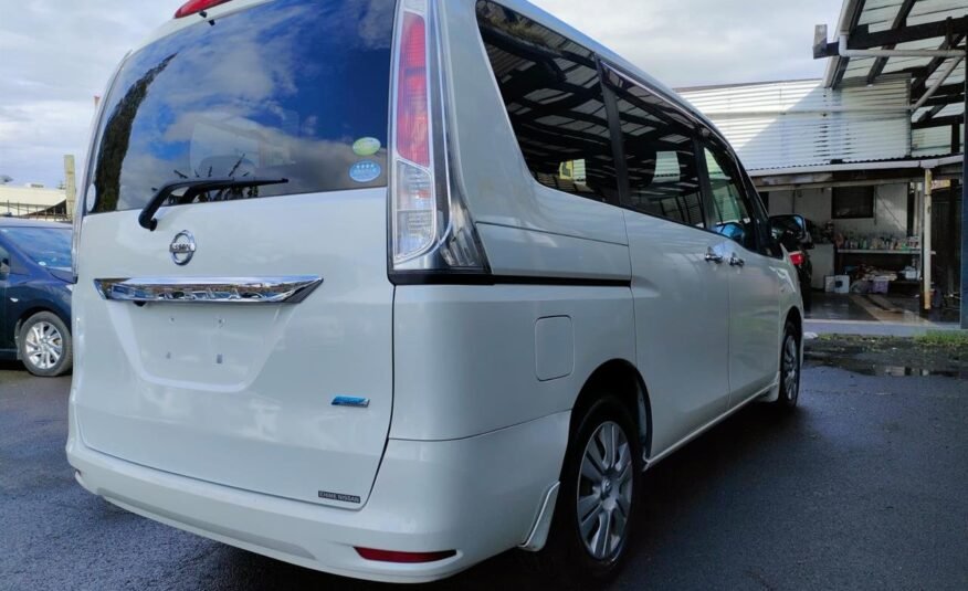 2012 Nissan Serena 8 Seater