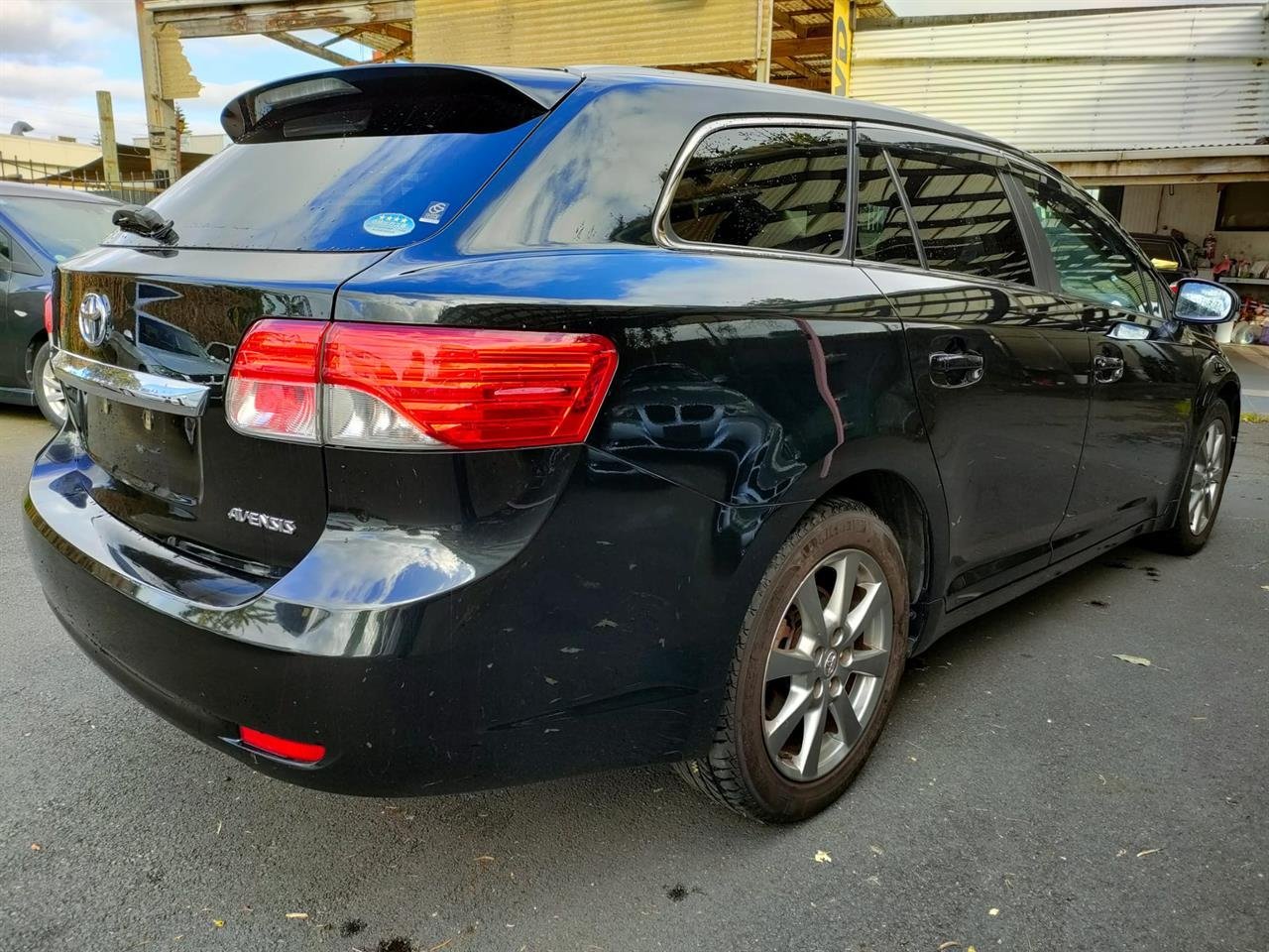 2013 Toyota AVENSIS Wagon