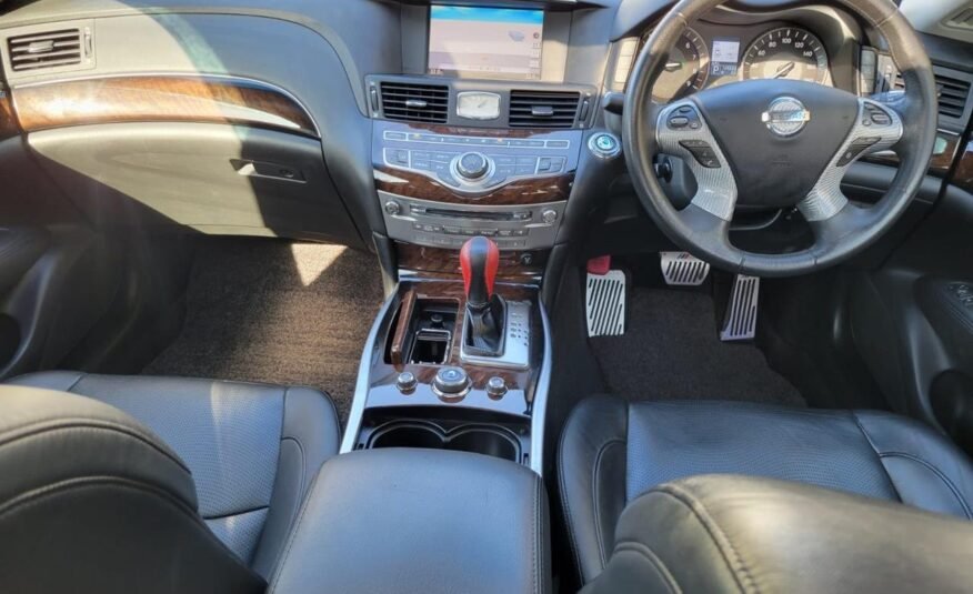 2010 Nissan Fuga Hybrid