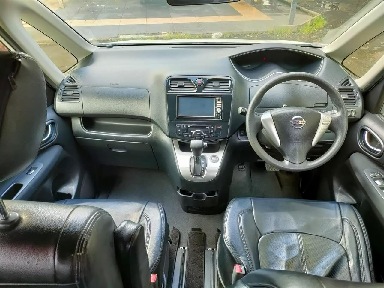 2012 Nissan Serena 8 Seater