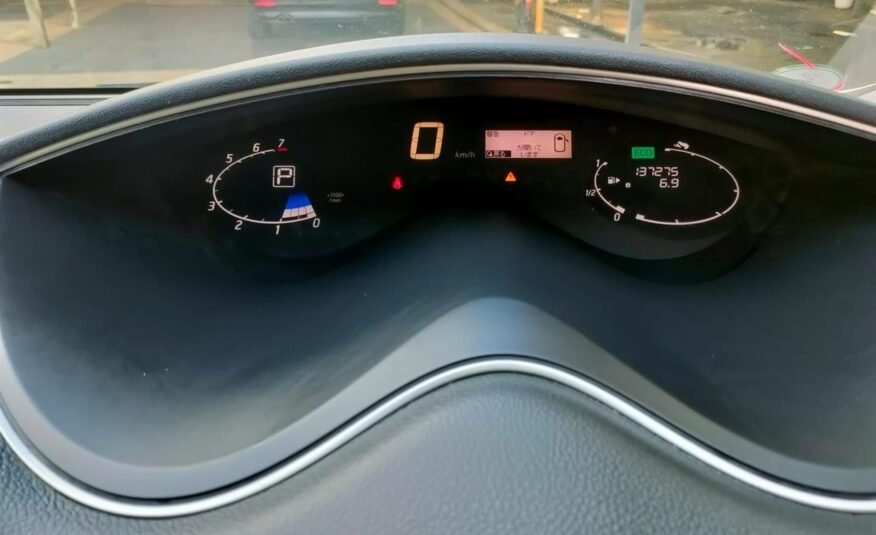 2012 Nissan Serena 8 Seater