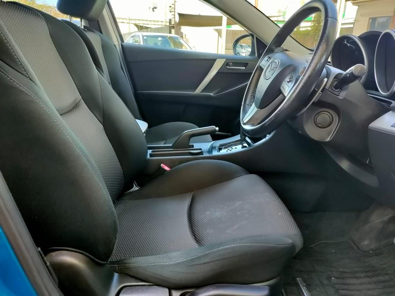 2011 Mazda Axela 20S SKYACTIVE