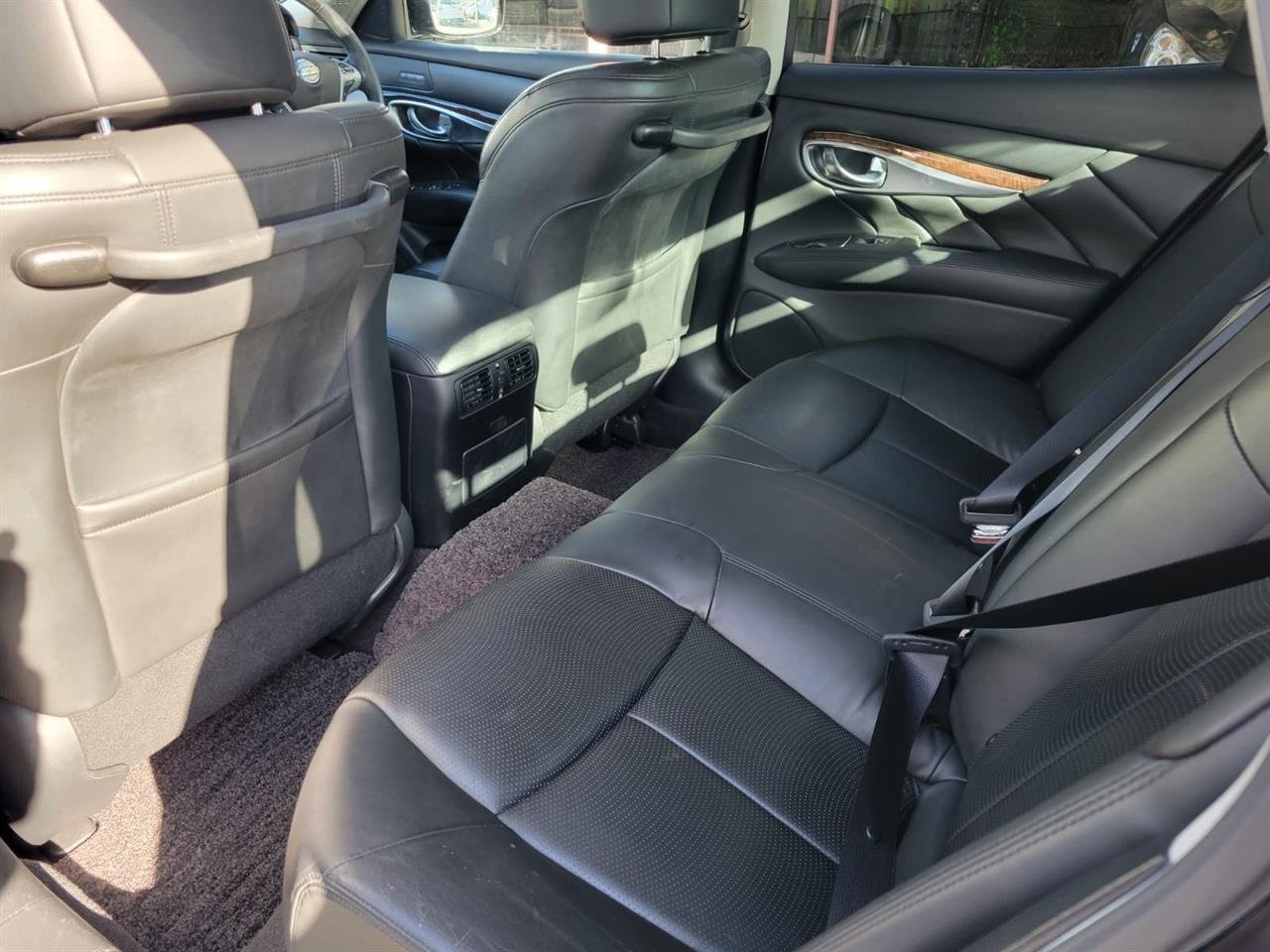 2010 Nissan Fuga Hybrid