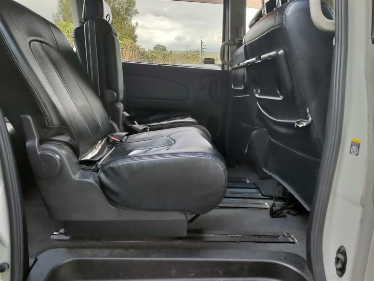 2012 Nissan Serena 8 Seater