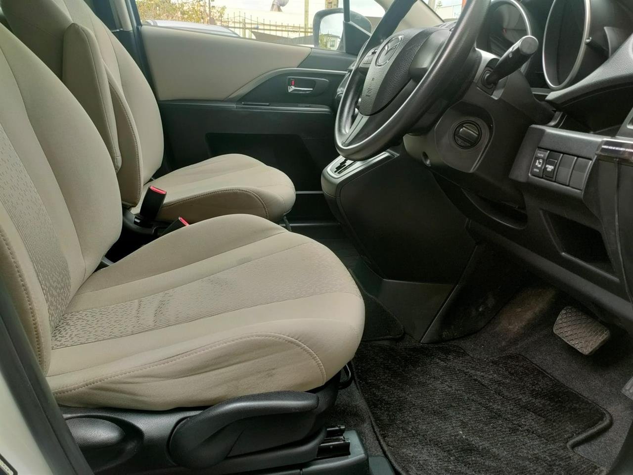 2012 Mazda PREMACY 20E