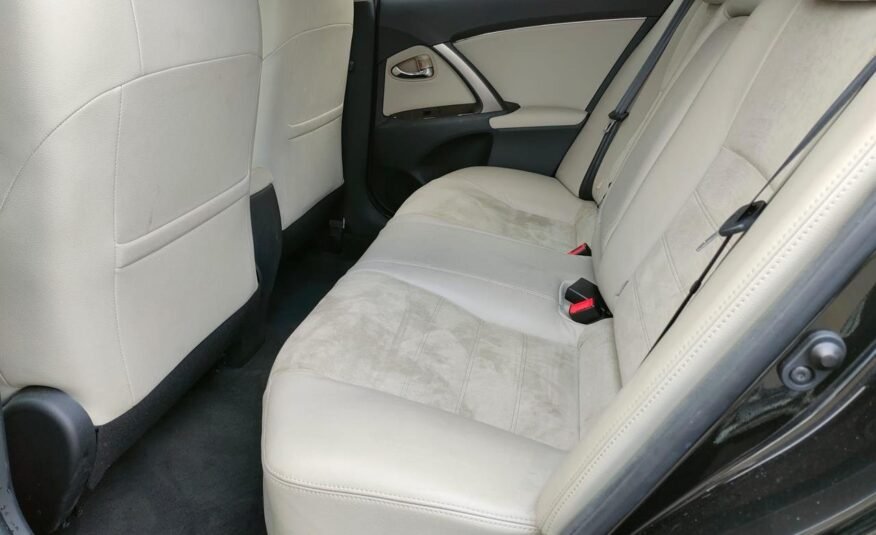 2013 Toyota AVENSIS Wagon