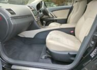 2013 Toyota AVENSIS Wagon