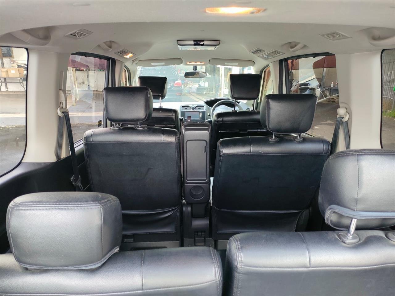 2012 Nissan Serena 8 Seater