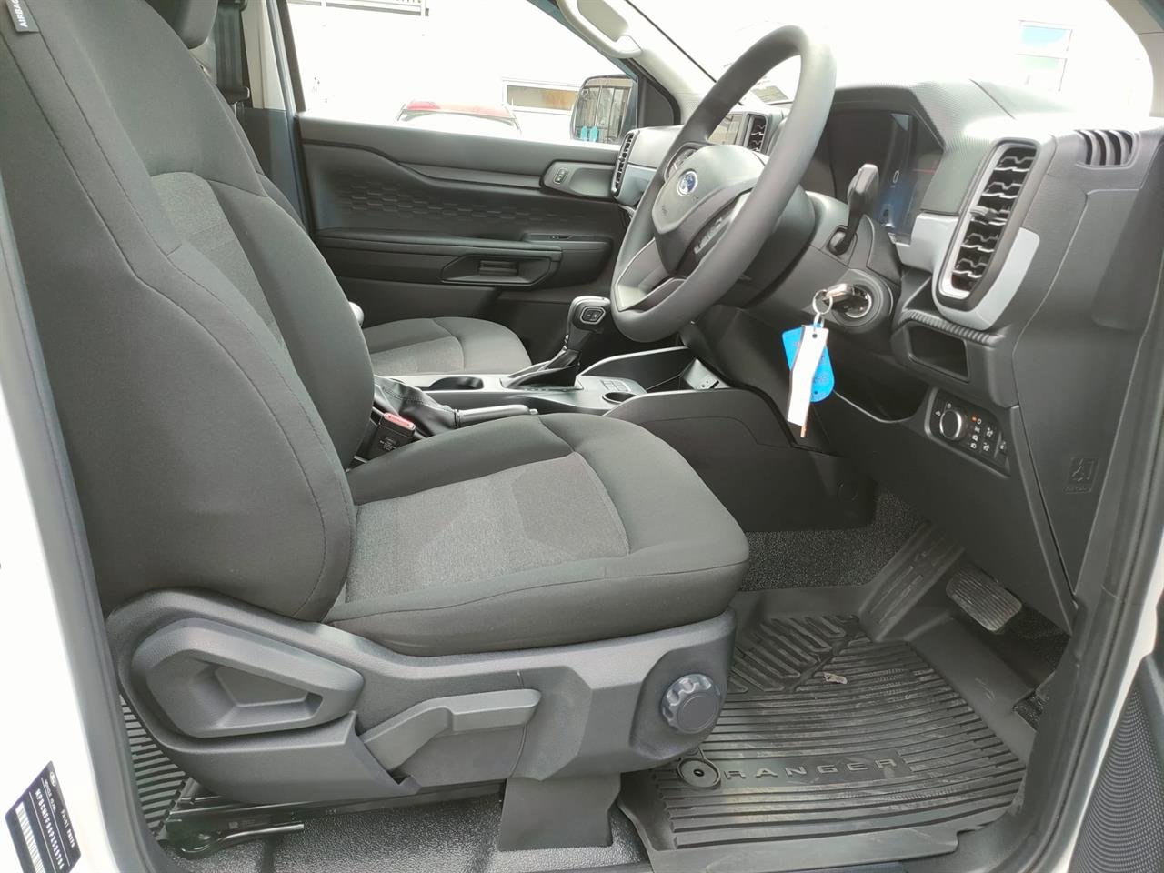 2024 Ford Ranger 33″ Tyres, Lift kit