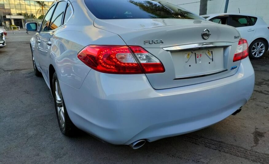 2011 Nissan Fuga Hybrid