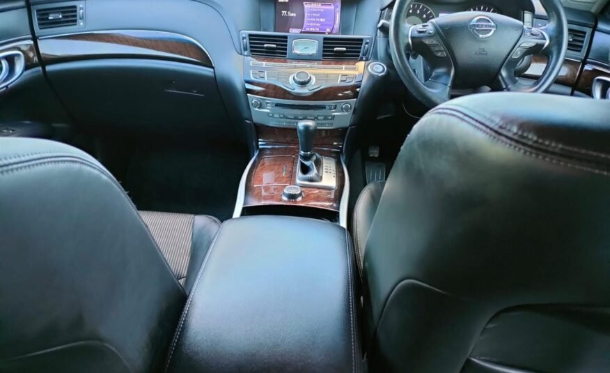 2011 Nissan Fuga Hybrid