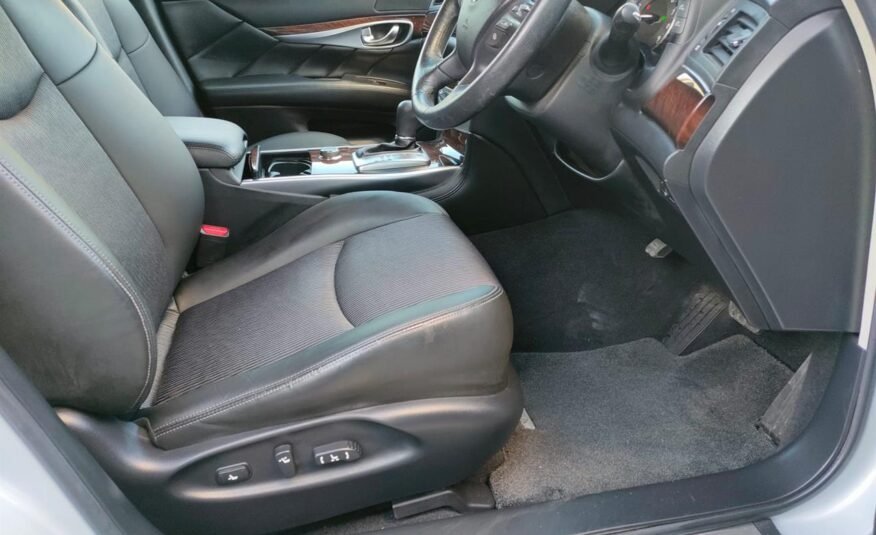 2011 Nissan Fuga Hybrid