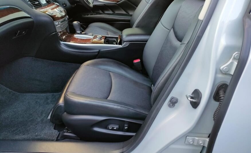 2011 Nissan Fuga Hybrid