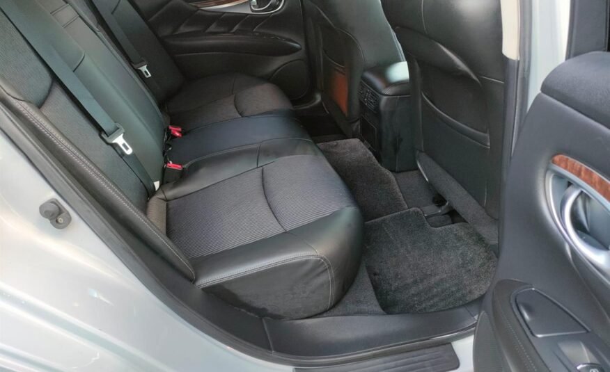 2011 Nissan Fuga Hybrid